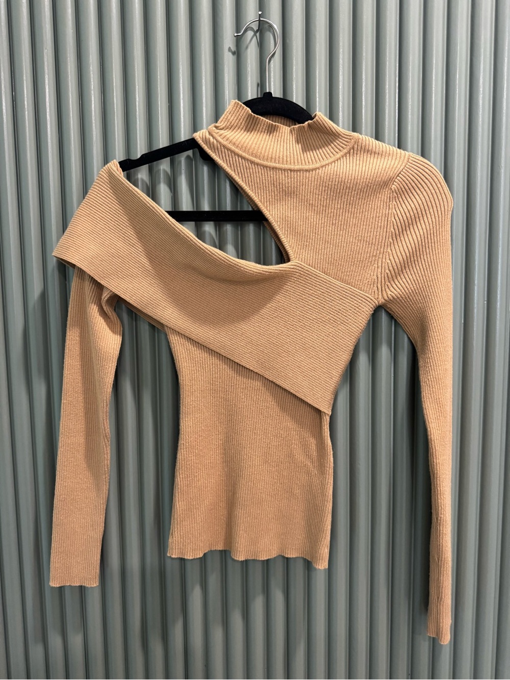 NBD Camel Ribbed Asymmetric Cutout Turtleneck Sweater - Picture 3 of 7